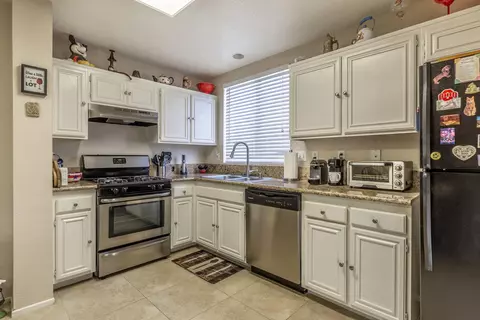 44058 Brandon Thomas Way, Lancaster, CA 93536 photo 8
