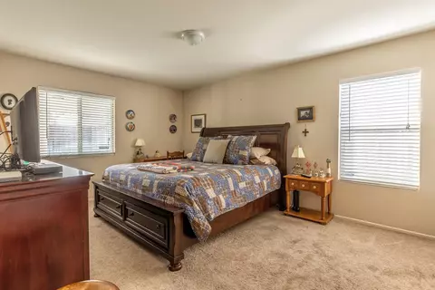 44058 Brandon Thomas Way, Lancaster, CA 93536 photo 14