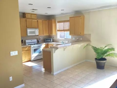 1816 Lingard St E, Lancaster, CA 93535 photo 3