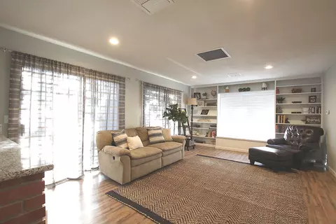 44946 Camolin Ave, Lancaster, CA 93534 photo 4