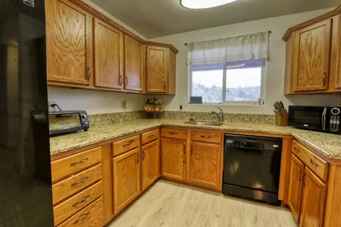 29150 Angus Ct, Tehachapi, CA 93561 photo 9