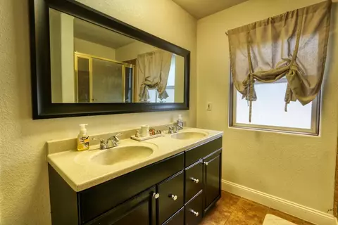 29150 Angus Ct, Tehachapi, CA 93561 photo 13