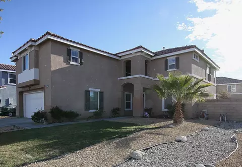 38320 Ranger Dr, Palmdale, CA 93552 photo 1
