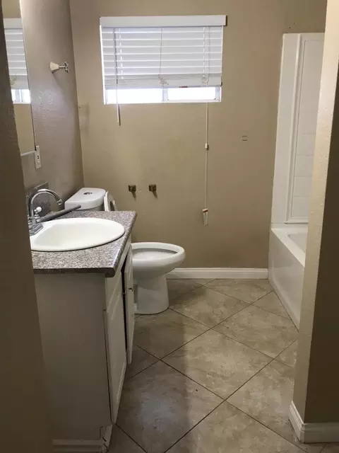 38204 E 17th St, Palmdale, CA 93550 photo 6