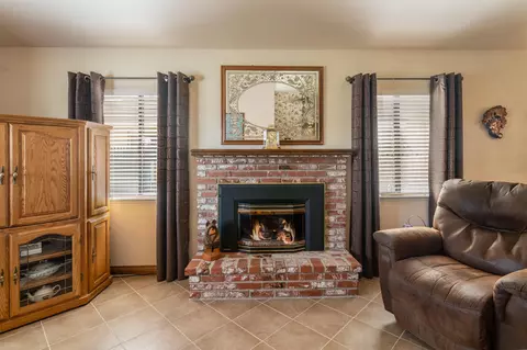 44303 Ruthron Ave, Lancaster, CA 93536 photo 6
