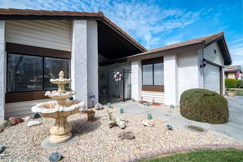 44303 Ruthron Ave, Lancaster, CA 93536 photo 3