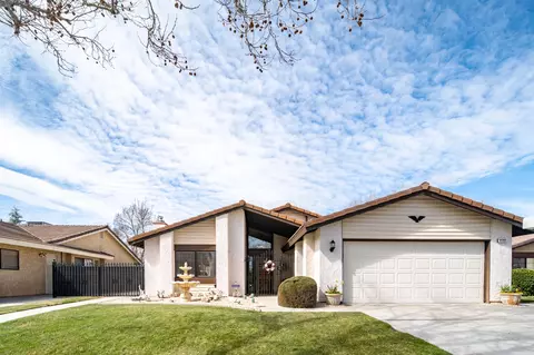 44303 Ruthron Ave, Lancaster, CA 93536 photo 2