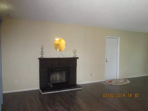 40631 169th St, Lancaster, CA 93535 photo 3
