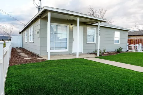 38464 12th St E, Palmdale, CA 93550 photo 3