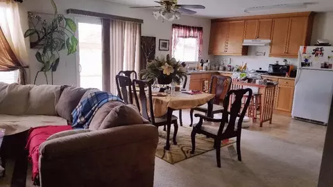 43036 Rucker St, Lancaster, CA 93535 photo 4