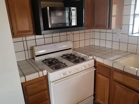 45830 Suffolk Dr, Lancaster, CA 93534 photo 8