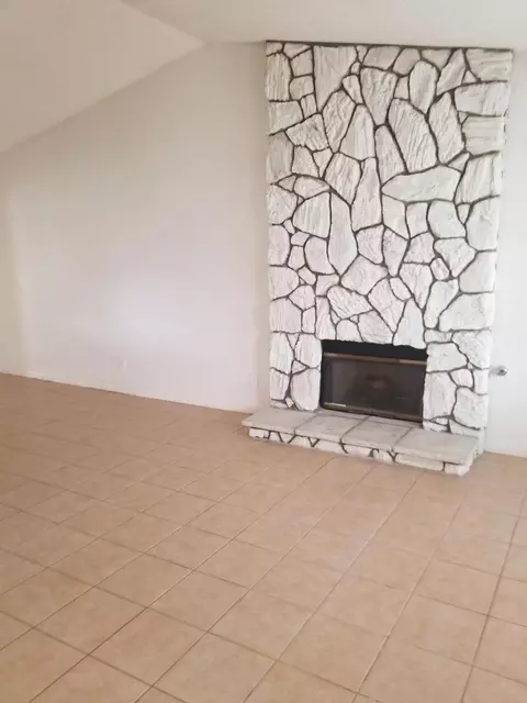45830 Suffolk Dr, Lancaster, CA 93534 photo 6