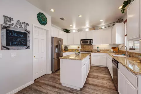 44045 Quarter St, Lancaster, CA 93536 photo 17
