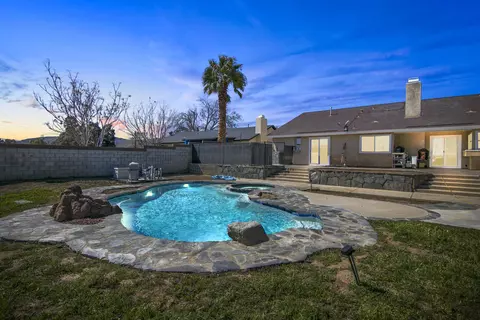 38100 13th St, Palmdale, CA 93550 photo 2
