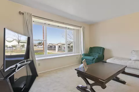 38100 13th St, Palmdale, CA 93550 photo 4