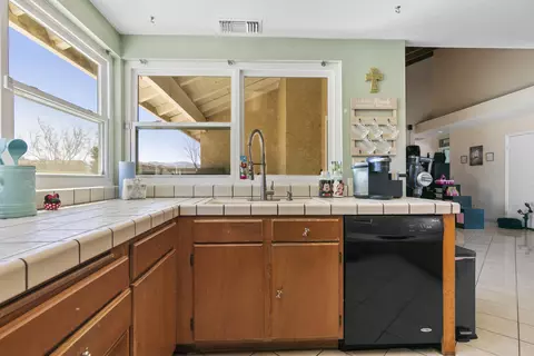 38100 13th St, Palmdale, CA 93550 photo 8