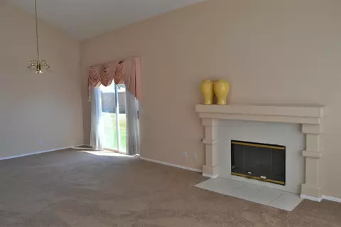 1519 Thomas Dr, Lancaster, CA 93535 photo 5