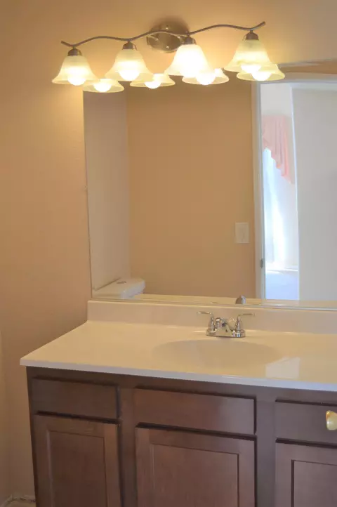 1519 Thomas Dr, Lancaster, CA 93535 photo 9