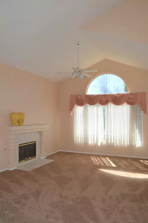 1519 Thomas Dr, Lancaster, CA 93535 photo 8