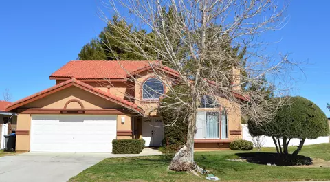 1519 Thomas Dr, Lancaster, CA 93535 photo 1