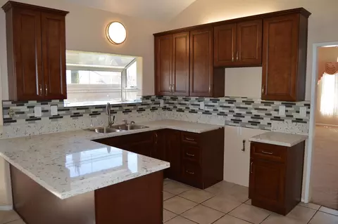 1519 Thomas Dr, Lancaster, CA 93535 photo 12