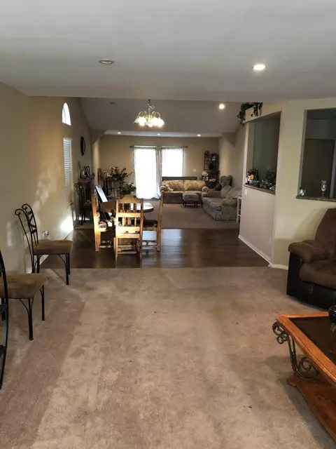 36914 Hampton Ct, Palmdale, CA 93552 photo 2