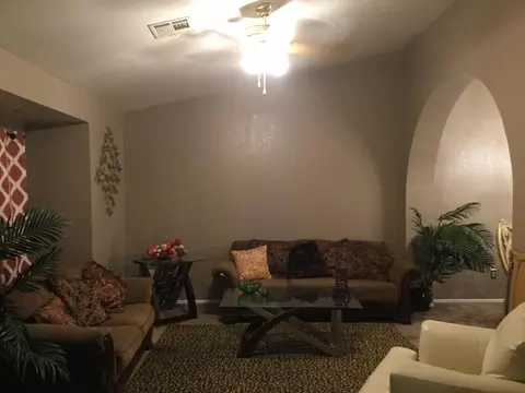 44023 11th St E, Lancaster, CA 93535 photo 2