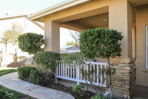 7350 Ridge View Dr, Lancaster, CA 93536 photo 4