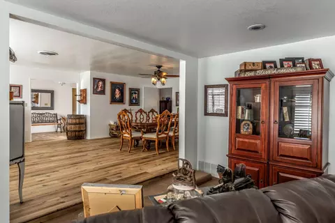 43721 Fenner Ave, Lancaster, CA 93536 photo 56