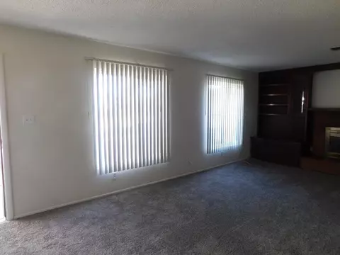 1050 Avenue J7 W, Lancaster, CA 93534 photo 6