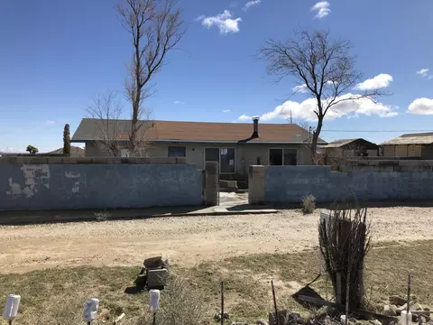 9140 Elberta St, Mojave, CA 93501 photo 2