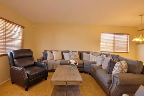 1748 Thomas Dr, Lancaster, CA 93535 photo 11