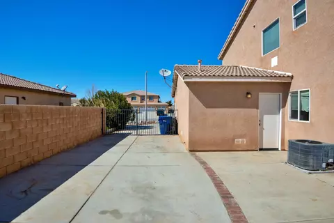 1748 Thomas Dr, Lancaster, CA 93535 photo 48