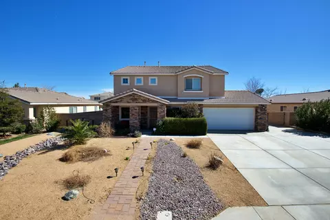 1748 Thomas Dr, Lancaster, CA 93535 photo 2