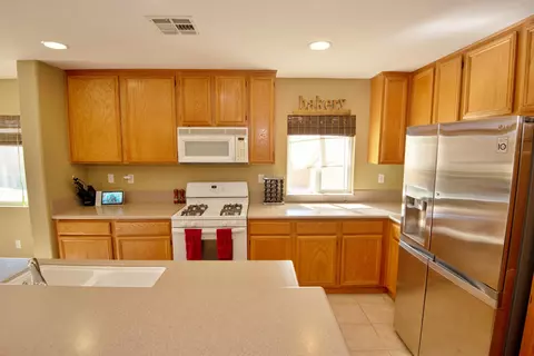1748 Thomas Dr, Lancaster, CA 93535 photo 22