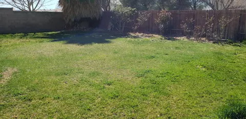 2346 Lightcap St, Lancaster, CA 93535 photo 11