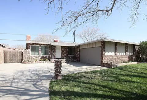 44334 4th St E, Lancaster, CA 93535 photo 1