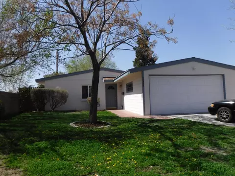 44535 Anvers Ave, Lancaster, CA 93534 photo 2