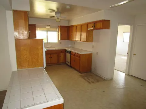 44415 8th St E, Lancaster, CA 93535 photo 5