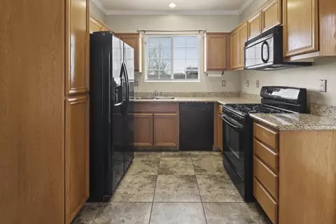 1021 Green St S, Tehachapi, CA 93561 photo 5