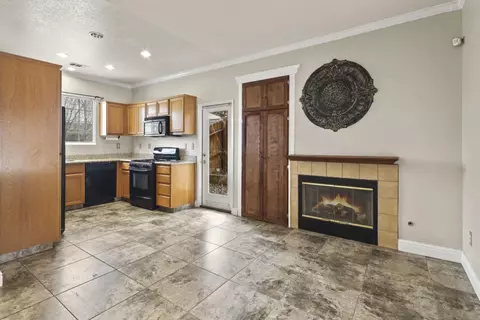1021 Green St S, Tehachapi, CA 93561 photo 4