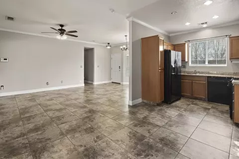 1021 Green St S, Tehachapi, CA 93561 photo 6