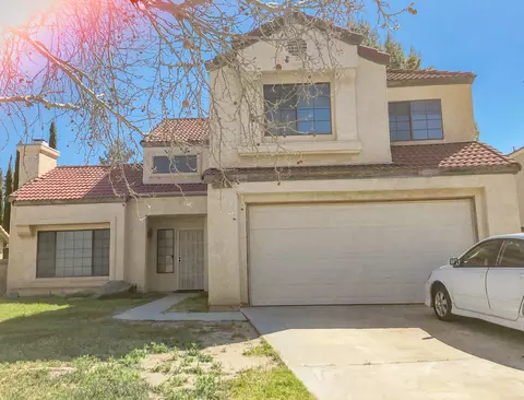 44348 27th St W, Lancaster, CA 93536 photo 1