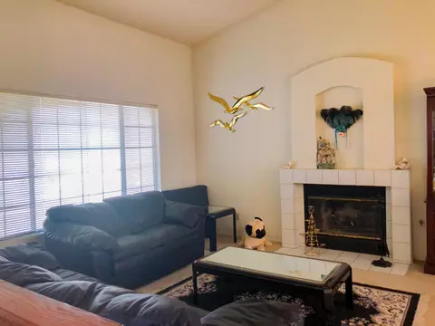 44348 27th St W, Lancaster, CA 93536 photo 3