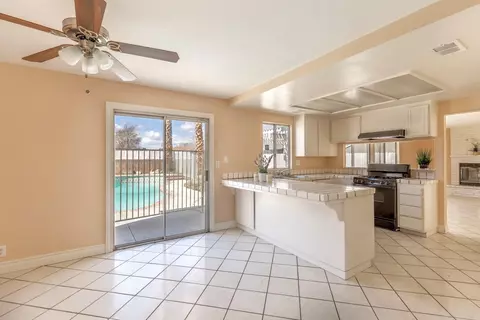 37317 Fullmoon St, Palmdale, CA 93550 photo 13