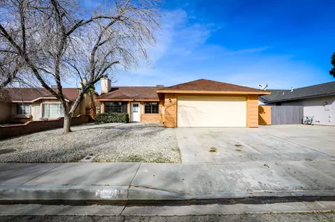 529 Ave J 9 E, Lancaster, CA 93535 photo 3