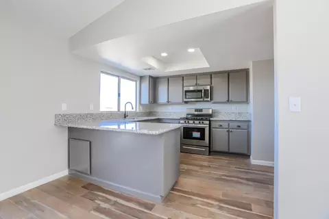 529 Ave J 9 E, Lancaster, CA 93535 photo 2