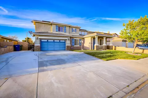 6035 Starview Dr, Lancaster, CA 93536 photo 2