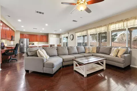 6035 Starview Dr, Lancaster, CA 93536 photo 5