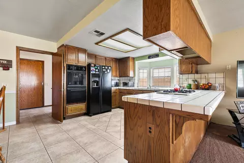 8039 Avenue E4 W, Lancaster, CA 93536 photo 8